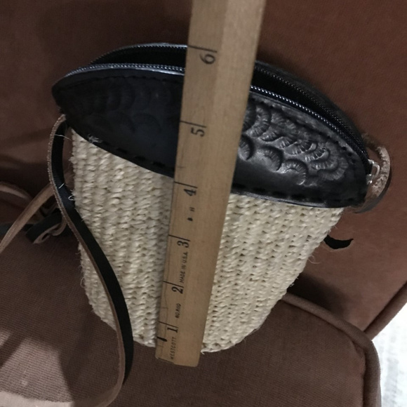 small crossbody purse - Picture 3 of 7